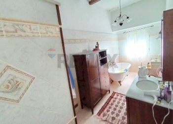 Bagno - Independent house via Gesù e Maria
 
22, Carini - photo 16