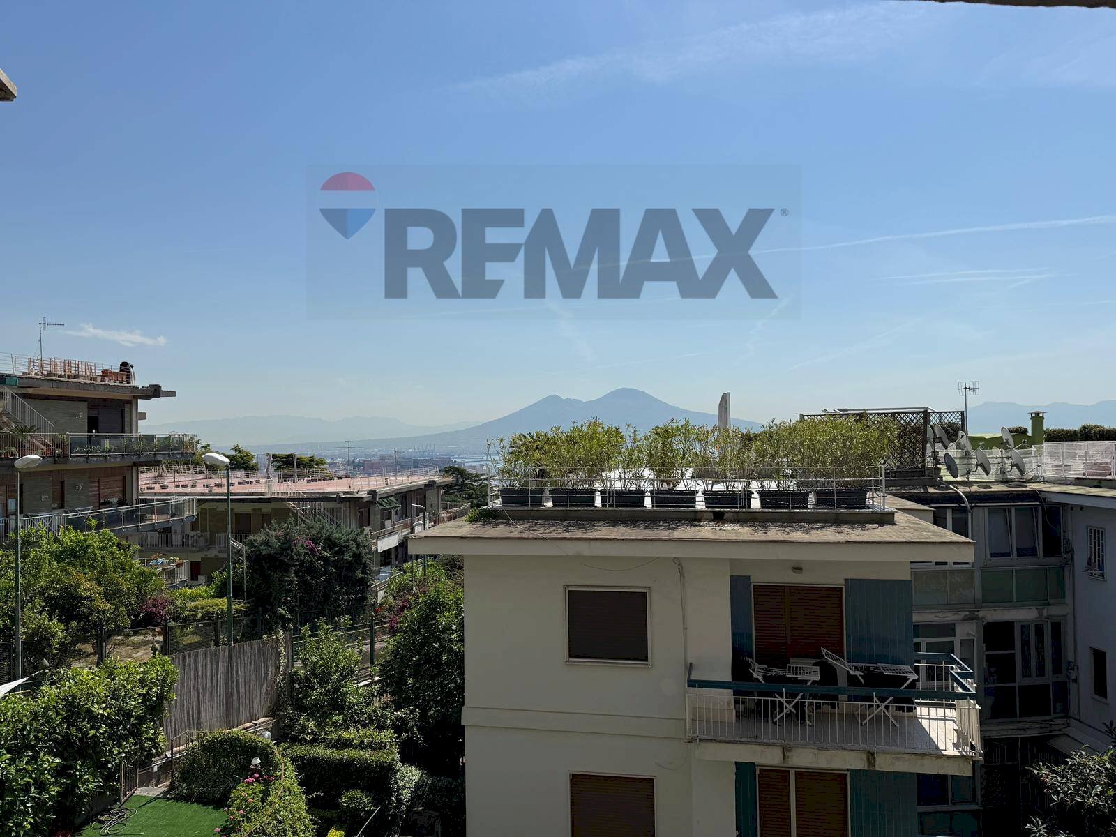 Edificio all\'aperto - Three-room apartment Napoli - photo 1