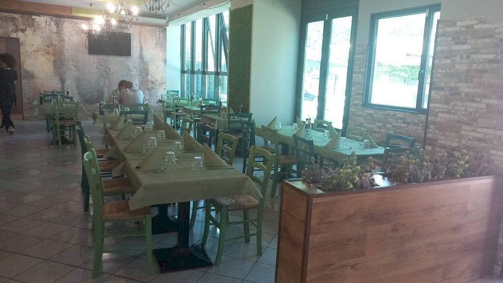Interno non residenziale - Restaurant via Fernando Malavolti, Modena - photo 1