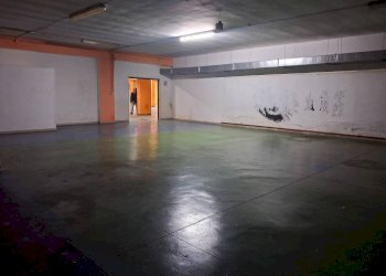 Magazzino - Warehouse viale Magna Grecia, 26, Taranto - photo 5