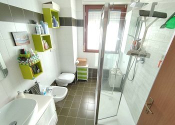 Bagno - Four-room apartment via Arona, Rho - photo 24