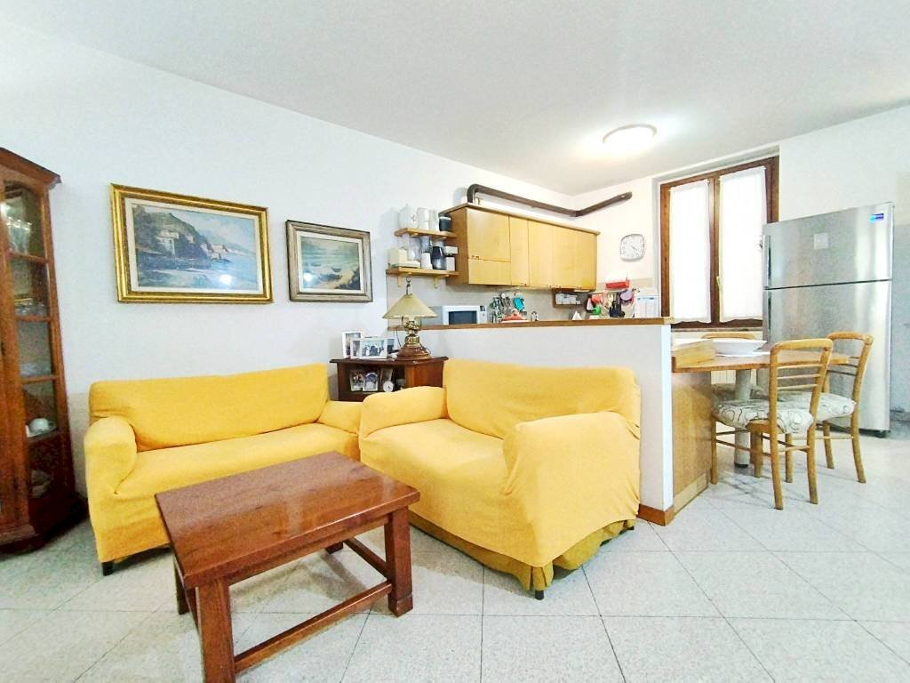 Salone - Three-room apartment via Porta Ronca, 8, Rho - photo 1