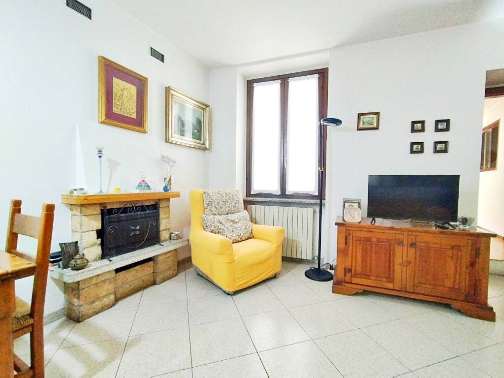 Salone - Three-room apartment via Porta Ronca, 8, Rho - photo 2