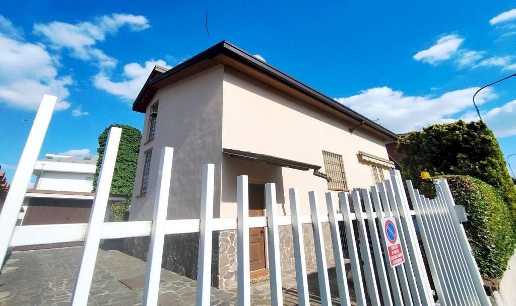 Facciata - Villa via Francesco Petrarca, 43, Rho - foto 3