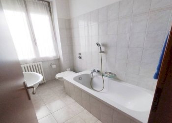Bagno - Villa via Francesco Petrarca, 43, Rho - photo 32
