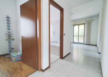 Disimpegno - Villa via Francesco Petrarca, 43, Rho - photo 33