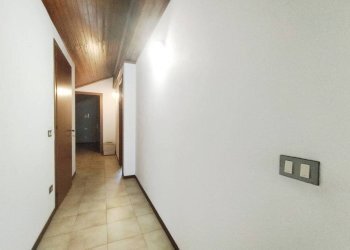 Corridoio - Villa via Francesco Petrarca, 43, Rho - photo 43