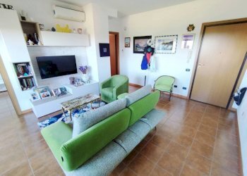 Salone - Quadrilocale via Arona, Rho - foto 1