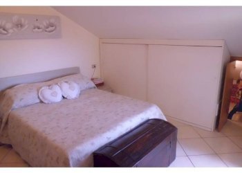 Camera da letto - Three-room apartment via Silvio Bonfante, 30, Albenga - photo 17