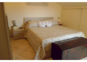 Camera da letto - Three-room apartment via Silvio Bonfante, 30, Albenga - photo 21
