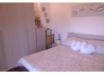 Camera da letto - Three-room apartment via Silvio Bonfante, 30, Albenga - photo 22