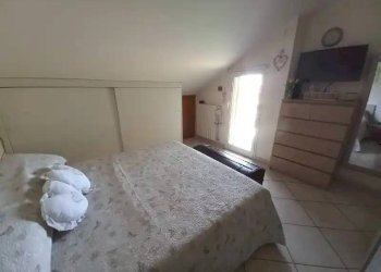 Camera da letto - Three-room apartment via Silvio Bonfante, 30, Albenga - photo 29