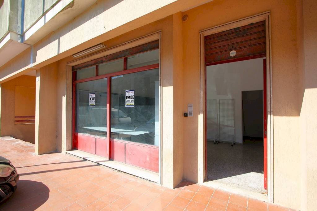 Ingresso - Negozio via Roma, Matino - foto 2