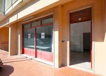 Ingresso - Shop via Roma, Matino - photo 1