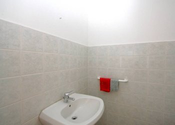 Bagno - Shop via Roma, Matino - photo 9