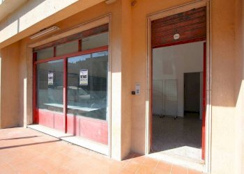 Facciata - Shop via Roma, Matino - photo 17