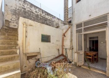 Cortile interno - Casa indipendente piazza Beltrano, Racale - foto 17