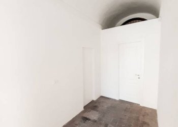 Stanza non arredata - Negozio via de' Fusari, Bologna (zona Centro Storico) - foto 17
