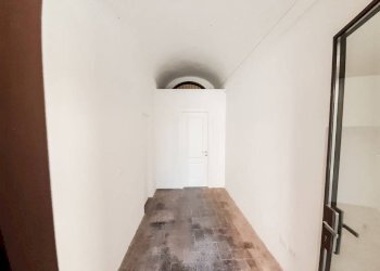 Disimpegno - Negozio via de' Fusari, Bologna (zona Centro Storico) - foto 20