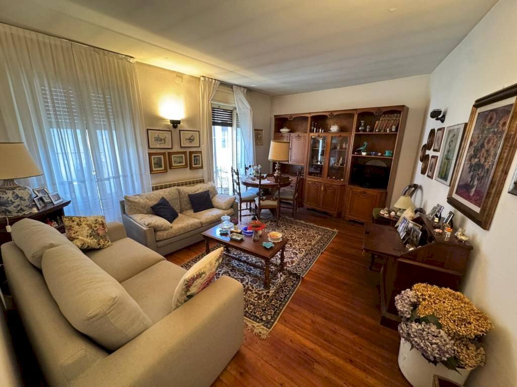 Salone - Three-room apartment via Giuseppe Mazzini, 11, Taino - photo 1