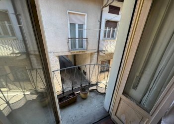 Balcone - Appartamento via Giuseppe Mazzini, 11, Taino - foto 2