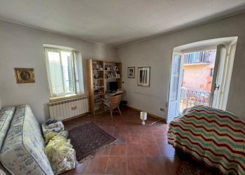 Camera da letto - Appartamento via Giuseppe Mazzini, 11, Taino - foto 6