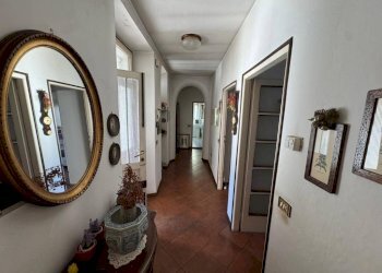 Corridoio - Appartamento via Giuseppe Mazzini, 11, Taino - foto 10