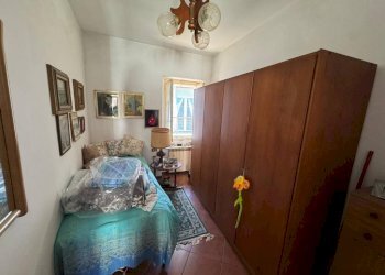Camera da letto - Appartamento via Giuseppe Mazzini, 11, Taino - foto 12