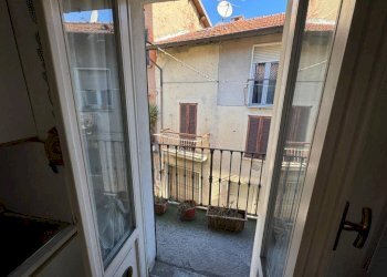 Balcone - Appartamento via Giuseppe Mazzini, 11, Taino - foto 14