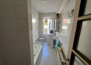 Bagno - Appartamento via Giuseppe Mazzini, 11, Taino - foto 16