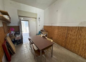 Cucina - Appartamento via Giuseppe Mazzini, 11, Taino - foto 21