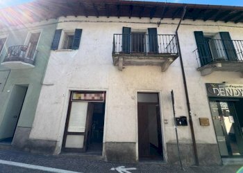 Facciata - Appartamento via Giuseppe Mazzini, 11, Taino - foto 25