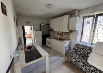 Cucina - Two-room apartment via Giuseppe Mazzini, 11, Taino - photo 1