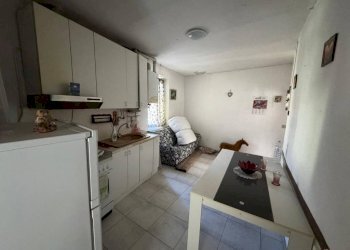 Cucina - Two-room apartment via Giuseppe Mazzini, 11, Taino - photo 4
