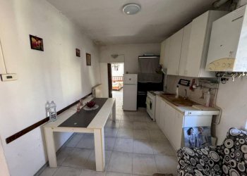 Cucina - Two-room apartment via Giuseppe Mazzini, 11, Taino - photo 7