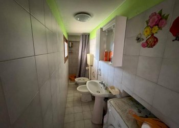 Bagno - Two-room apartment via Giuseppe Mazzini, 11, Taino - photo 8