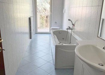 Bagno - Appartamento corso Italia, 11, Mondovì - foto 11