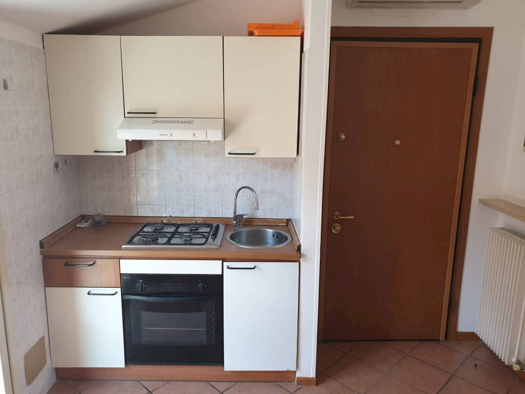 Cucina - Bilocale via Mantova, 5, Parma (zona San Lazzaro) - foto 3