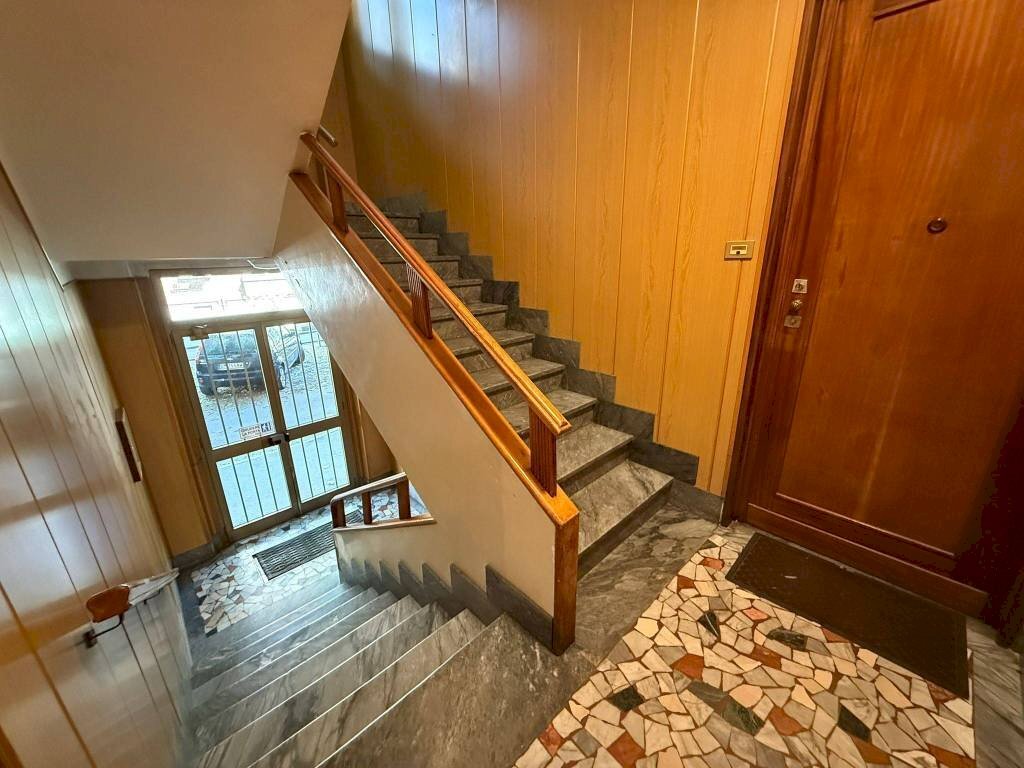 Interno palazzo - Appartamento via Albisola, 4, Torino (zona Lingotto) - foto 2