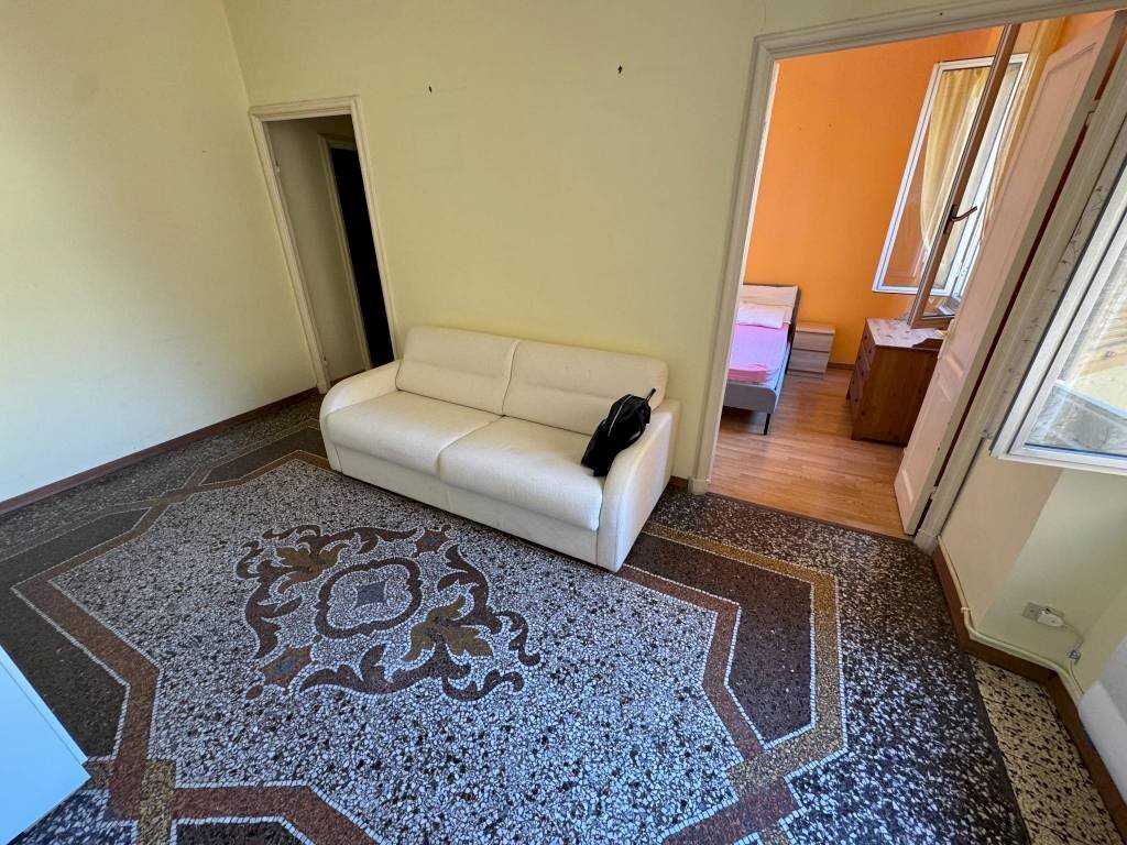 Ingresso - Trilocale vico Giovanni Scanzi, 3, Genova (zona Sampierdarena) - foto 2