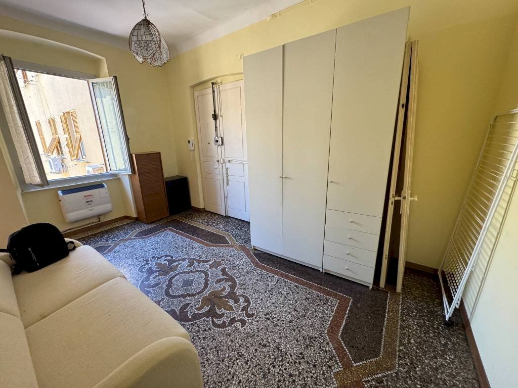 Ingresso - Trilocale vico Giovanni Scanzi, 3, Genova (zona Sampierdarena) - foto 3