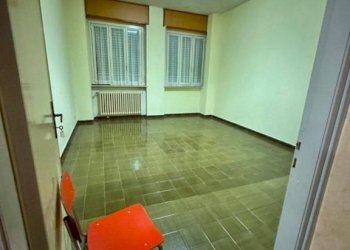 Stanza non arredata - Negozio via della Chiesa, Firenze (zona San Frediano) - foto 14