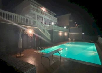 Piscina - Villa via Aurelia, Ospedaletti - photo 11