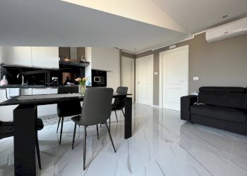 Foto 2 - Three-room apartment Viale Crotone
 
210/F, Catanzaro - photo 2