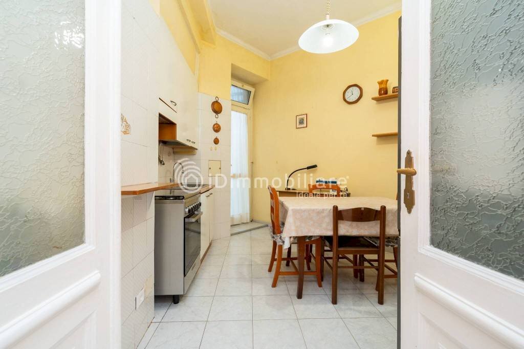 Cucina - Three-room apartment via Carlo Denina, 2, Torino (neighborhood Vanchiglia) - photo 2