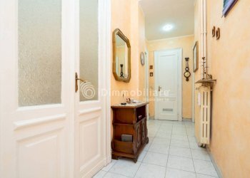 Corridoio - Three-room apartment via Carlo Denina, 2, Torino (neighborhood Vanchiglia) - photo 7