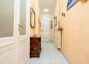 Corridoio - Three-room apartment via Carlo Denina, 2, Torino (neighborhood Vanchiglia) - photo 8