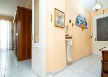 Disimpegno - Three-room apartment via Carlo Denina, 2, Torino (neighborhood Vanchiglia) - photo 10