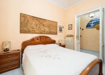 Camera da letto - Three-room apartment via Carlo Denina, 2, Torino (neighborhood Vanchiglia) - photo 17