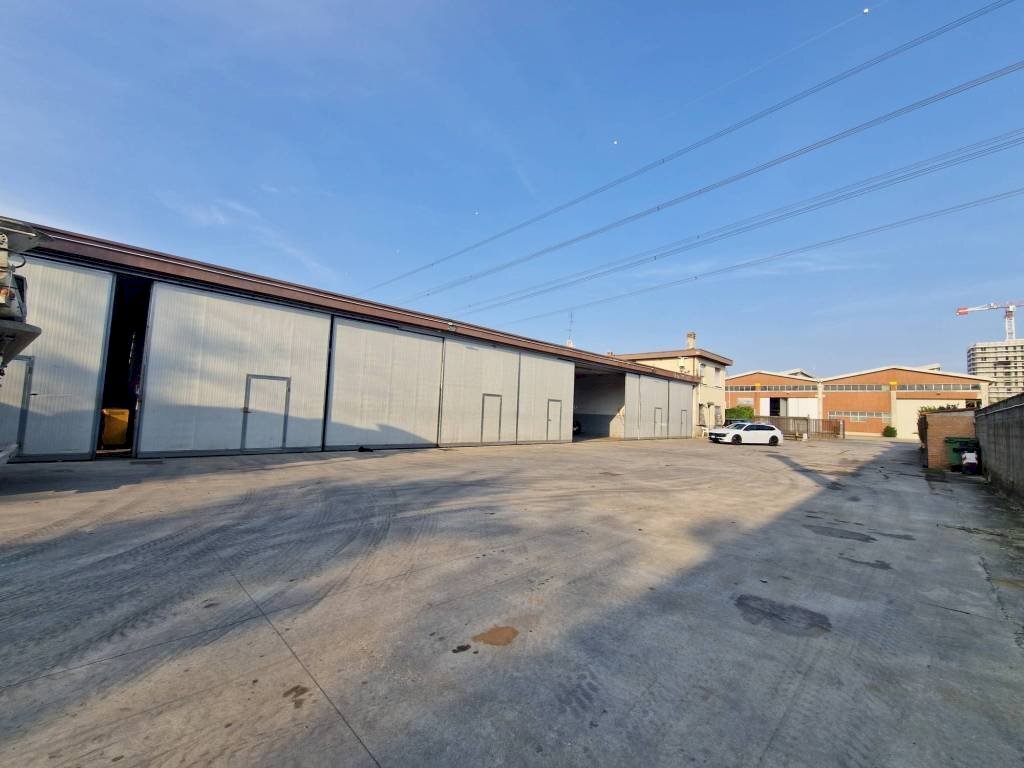 Facciata - Shed via Podere della Vigna, Settimo Milanese - photo 2
